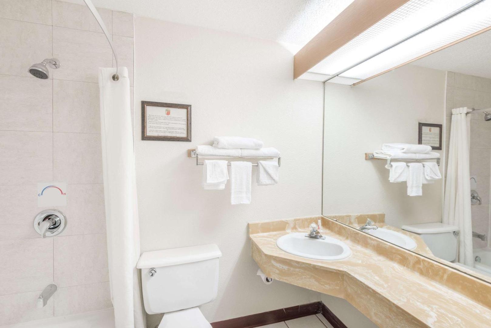 Super 8 by Wyndham Columbus