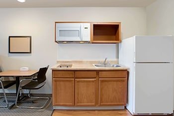 Woodspring Suites Columbus North I-270