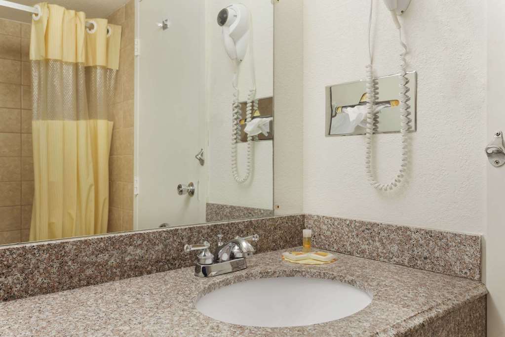 Days Inn by Wyndham Conneaut