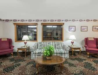 Super 8 by Wyndham Coshocton Roscoe Village