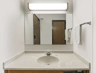 Super 8 by Wyndham Coshocton Roscoe Village