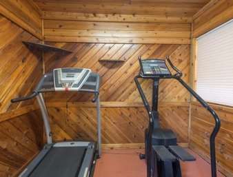 Super 8 by Wyndham Coshocton Roscoe Village