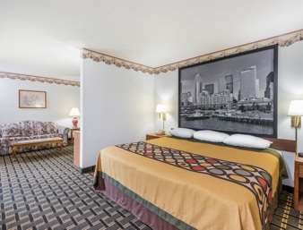 Super 8 by Wyndham Coshocton Roscoe Village