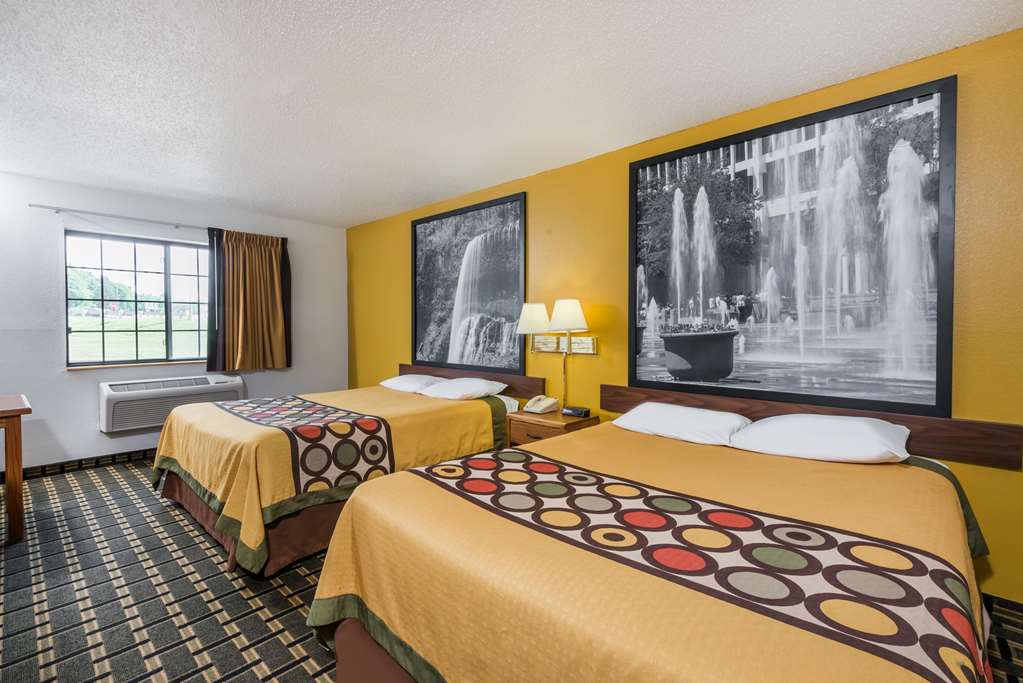 Super 8 by Wyndham Coshocton Roscoe Village