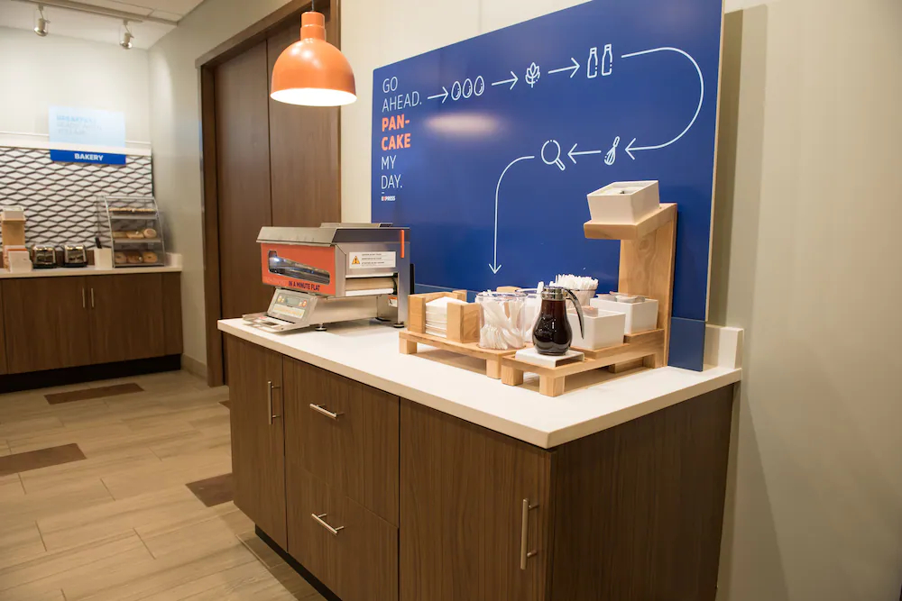 Holiday Inn Express & Suites Dayton SW - University Area