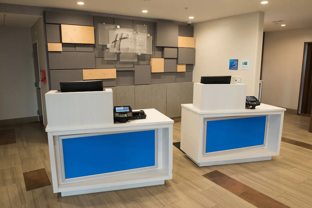 Holiday Inn Express & Suites Dayton SW - University Area