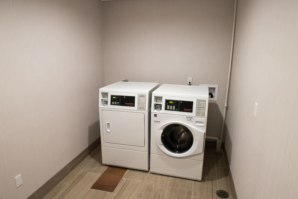 Holiday Inn Express & Suites Dayton SW - University Area