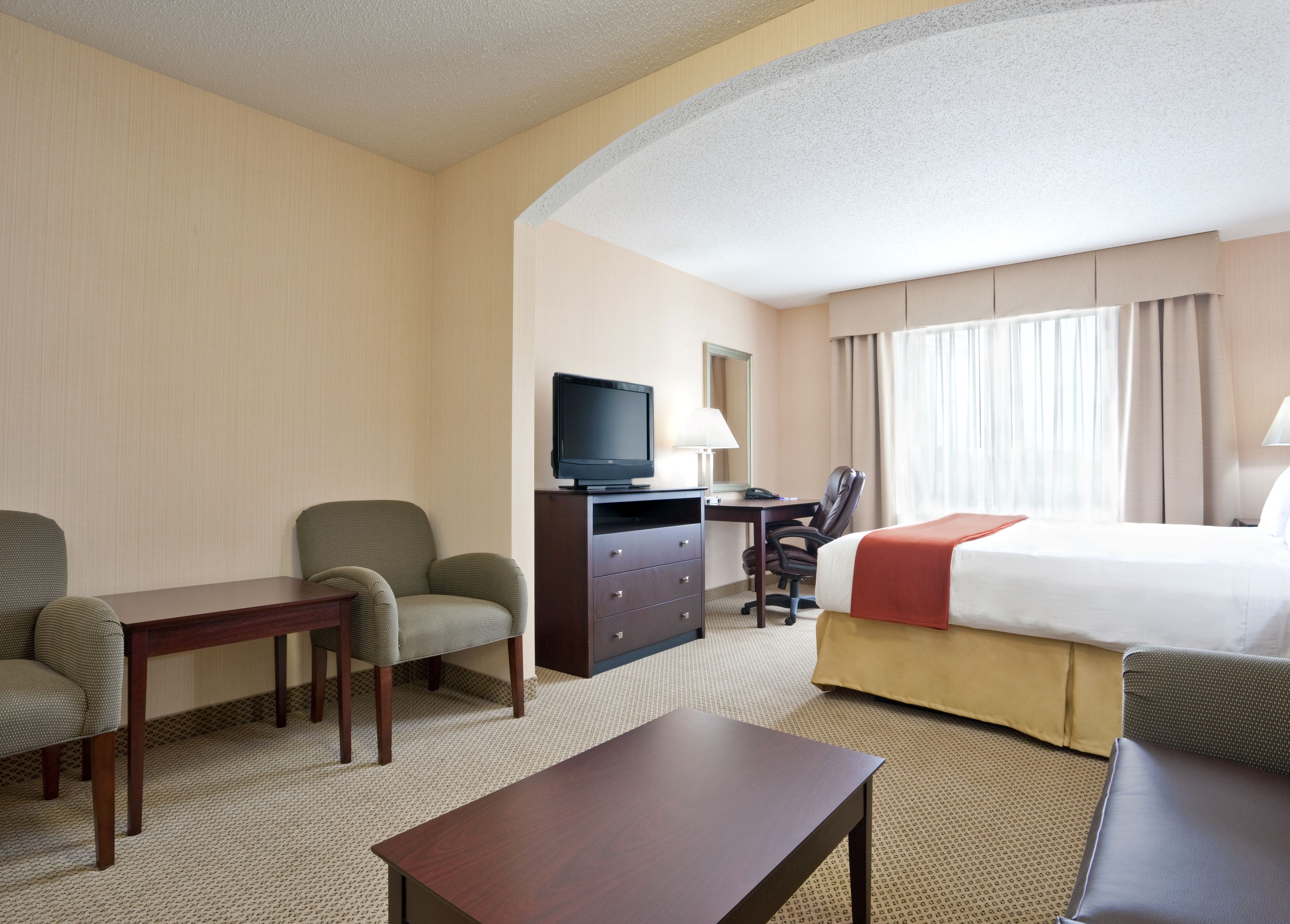 Holiday Inn Express & Suites Dayton North