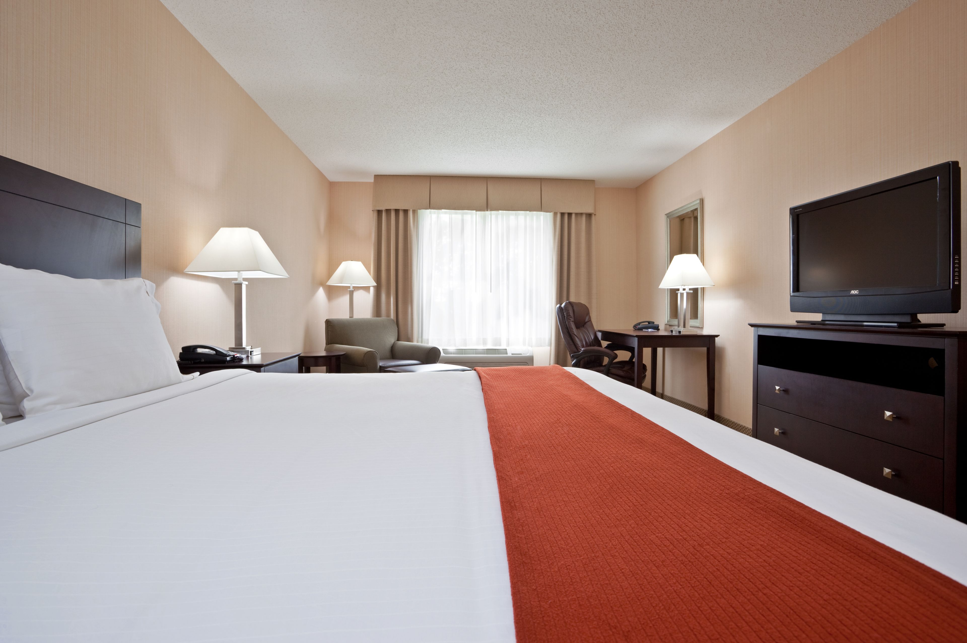 Holiday Inn Express & Suites Dayton North
