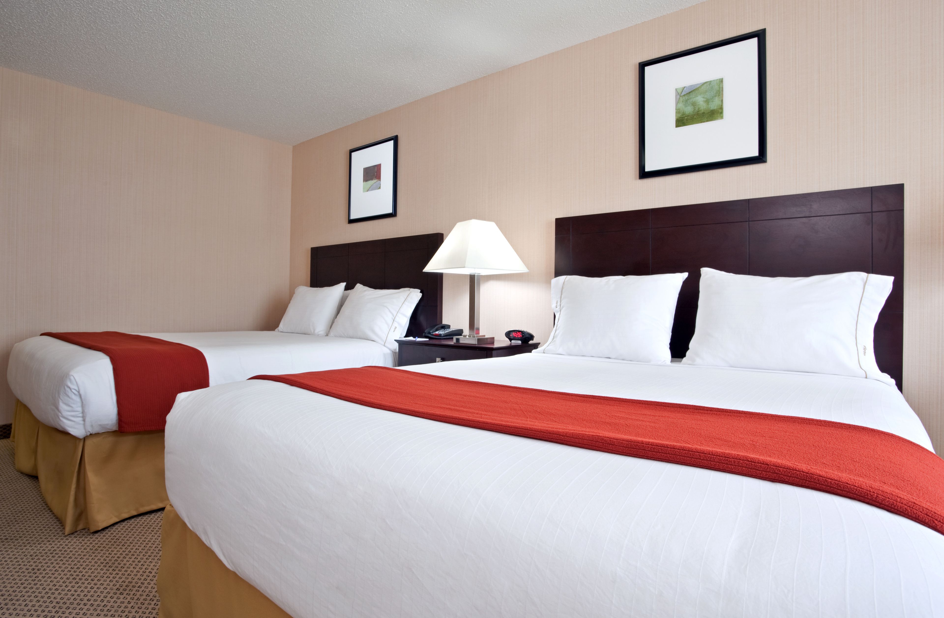 Holiday Inn Express & Suites Dayton North