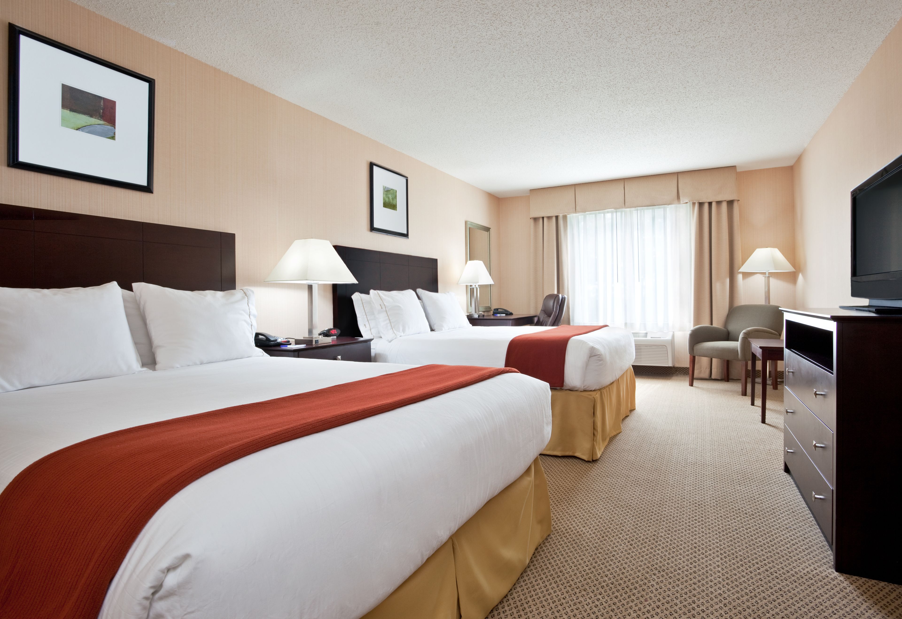 Holiday Inn Express & Suites Dayton North