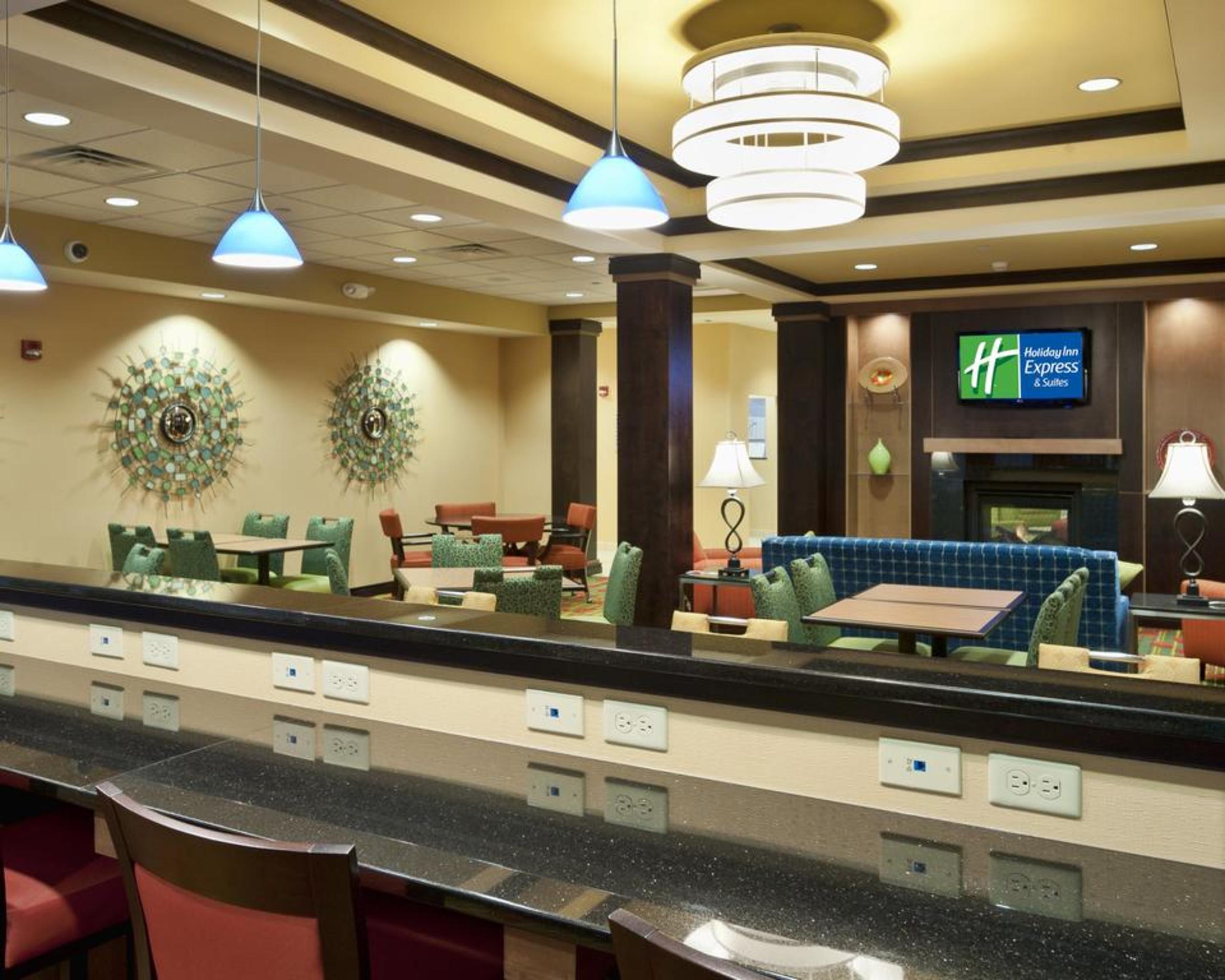 Holiday Inn Express Hotel & Suites Dayton South - I-675