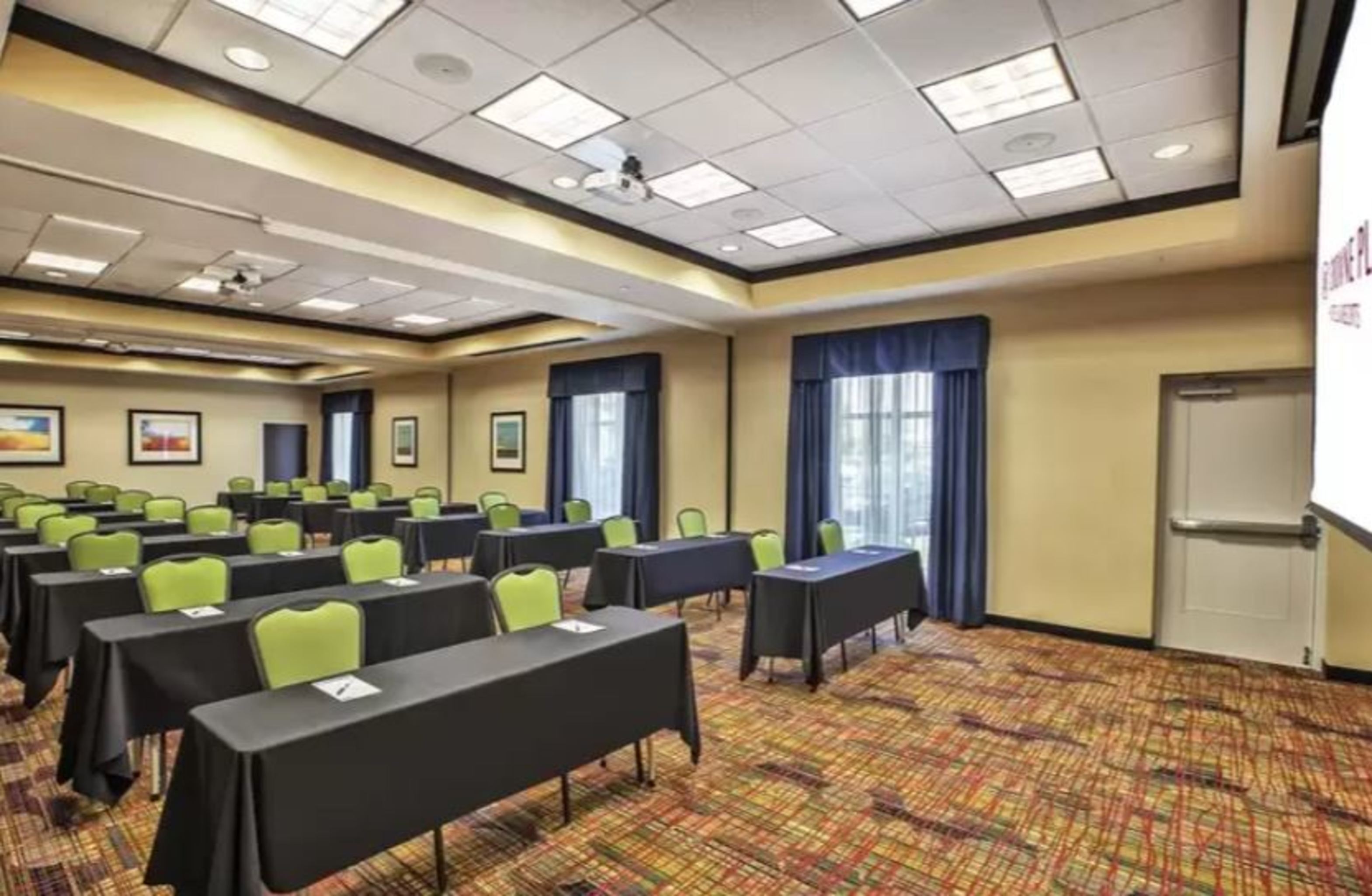 Holiday Inn Express Hotel & Suites Dayton South - I-675