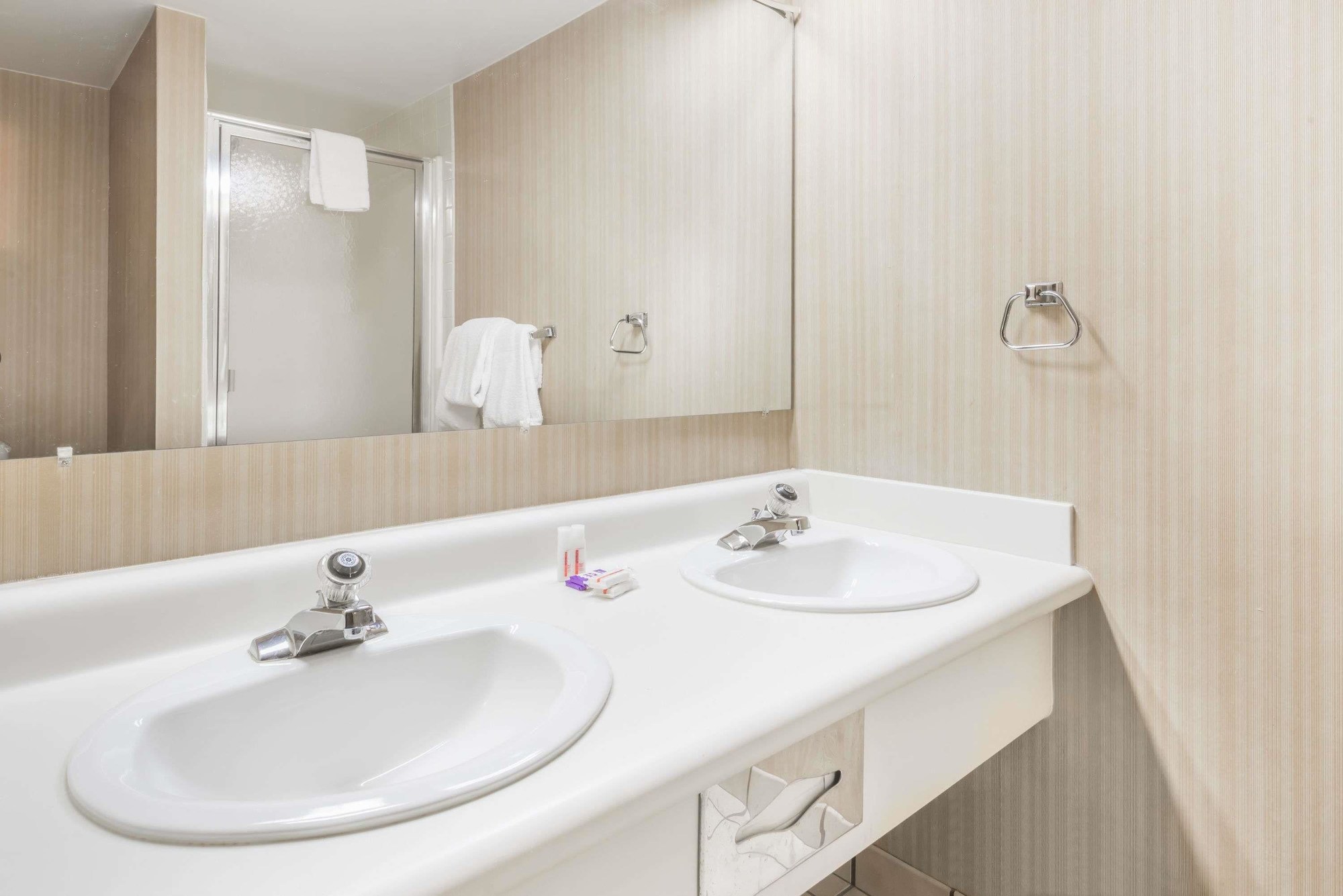 Knights Inn Dayton North Airport