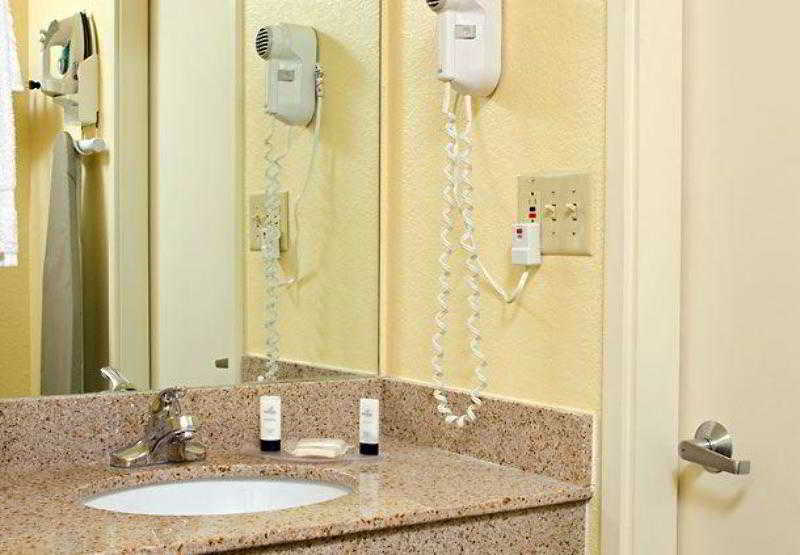 Baymont by Wyndham Dayton North