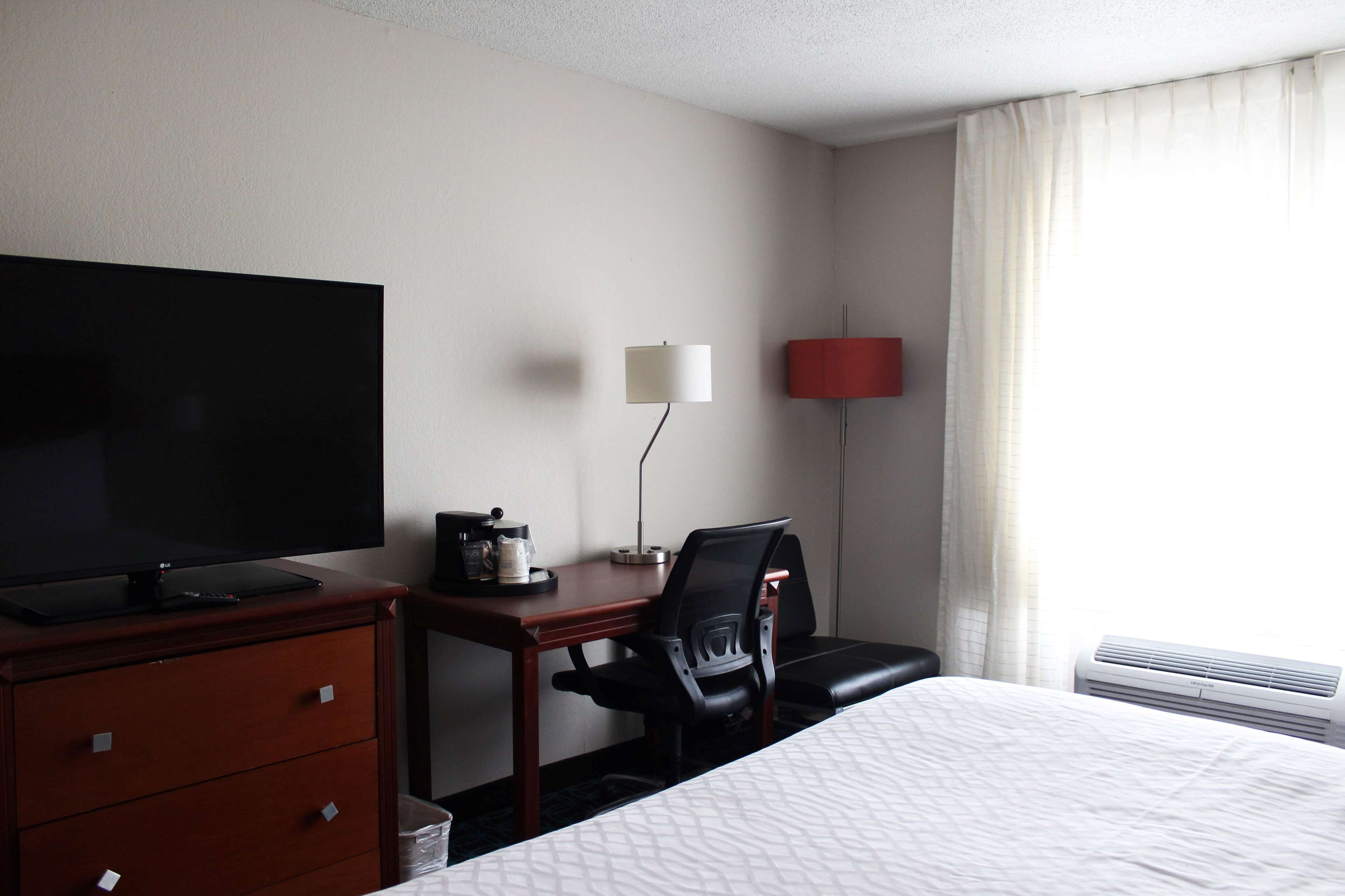 Wingate by Wyndham Dayton North