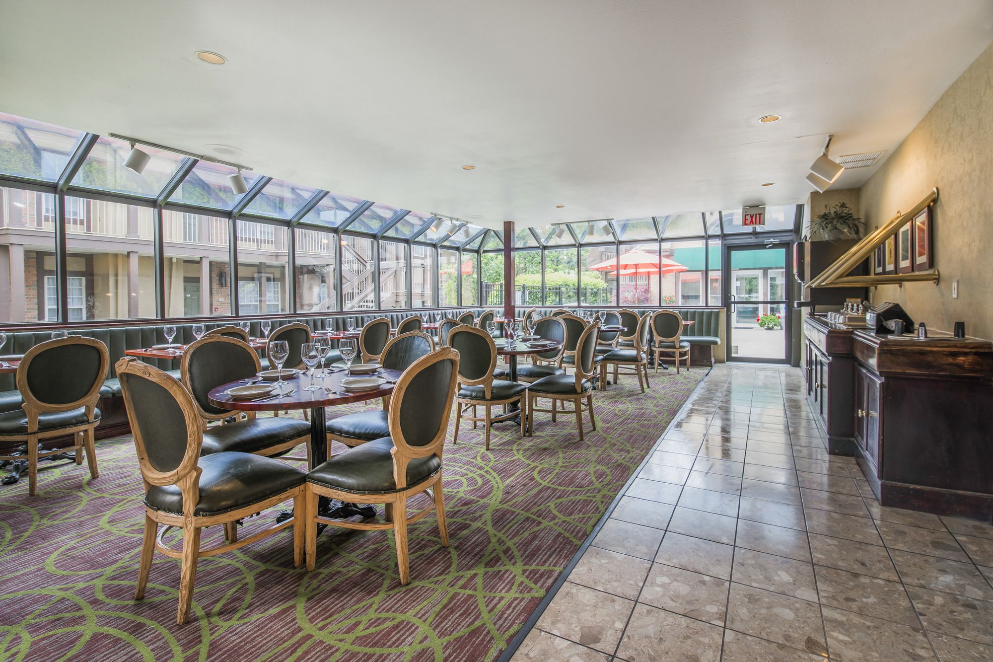 Cloverleaf Suites Columbus