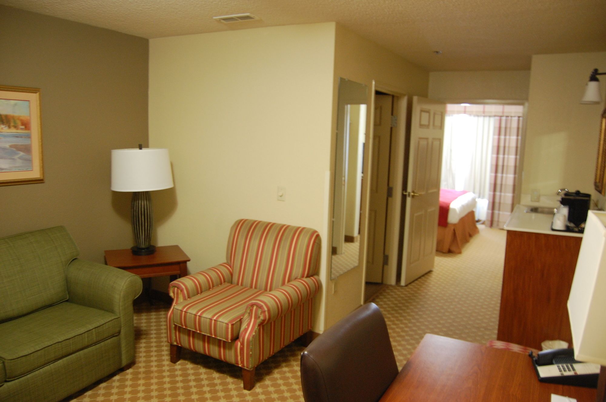Elyria Inn & Suites