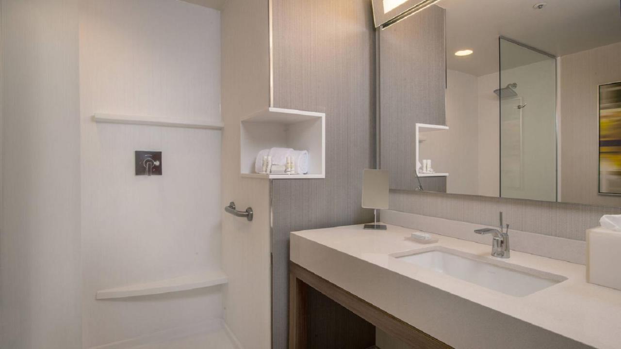 Courtyard Cleveland Elyria