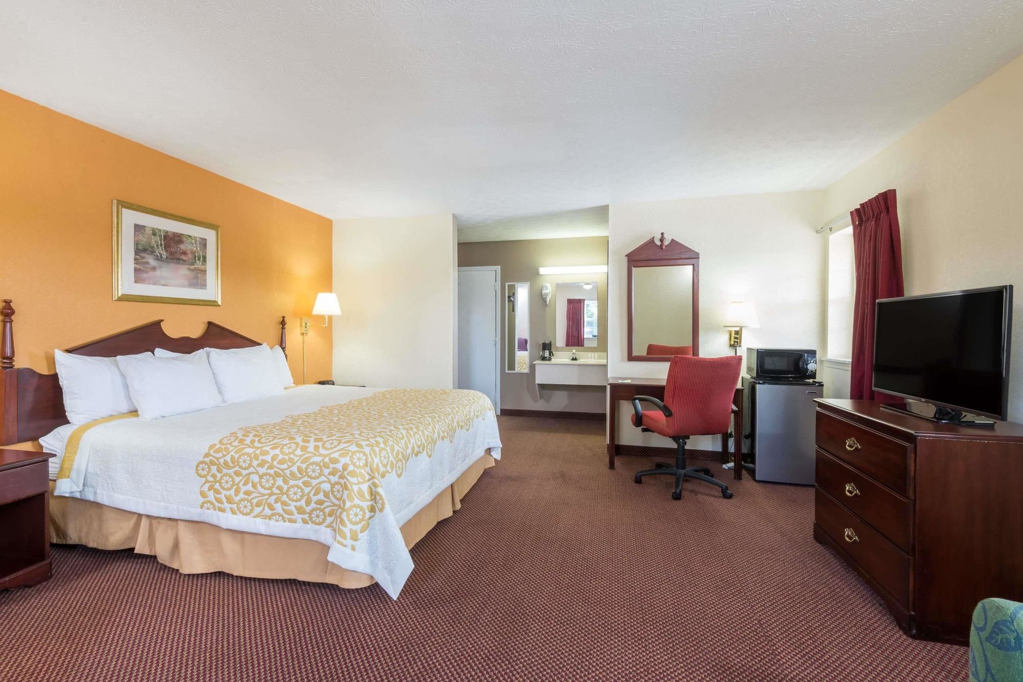 Days Inn by Wyndham Amherst