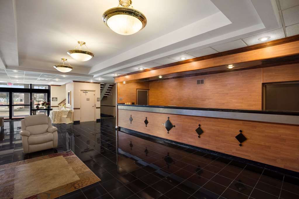 Days Inn & Suites by Wyndham Elyria