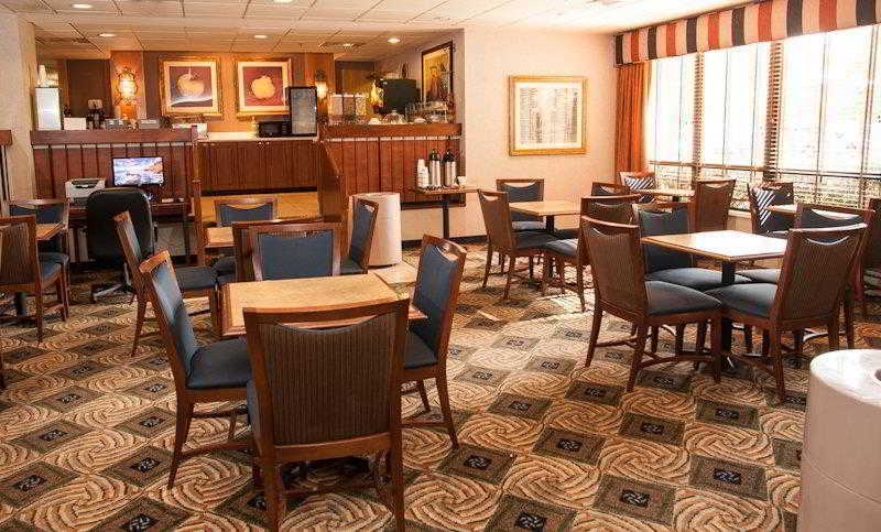 Days Inn by Wyndham Englewood Dayton Airport