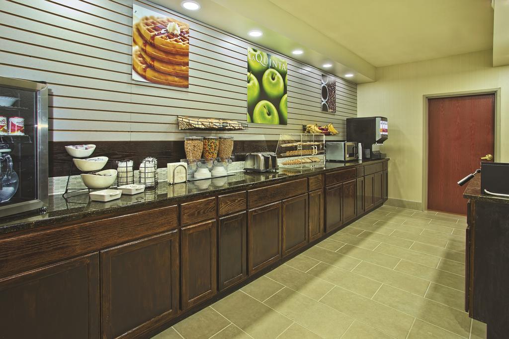 La Quinta Inn & Suites by Wyndham Fairborn Wright-Patterson