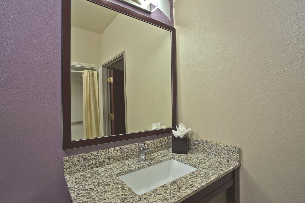 La Quinta Inn & Suites by Wyndham Fairborn Wright-Patterson