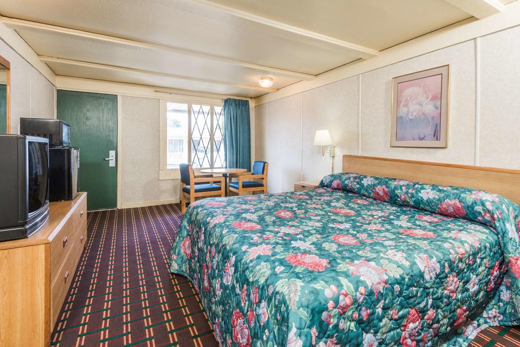 Knights Inn Franklin/middletown