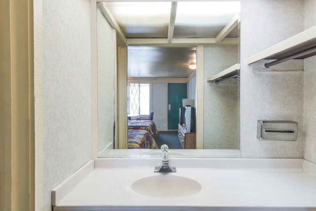 Knights Inn Franklin/middletown