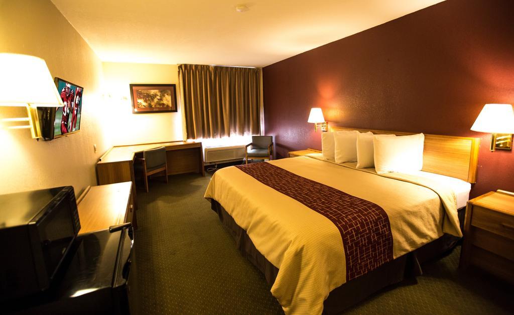 Red Roof Inn & Suites Middletown-Franklin