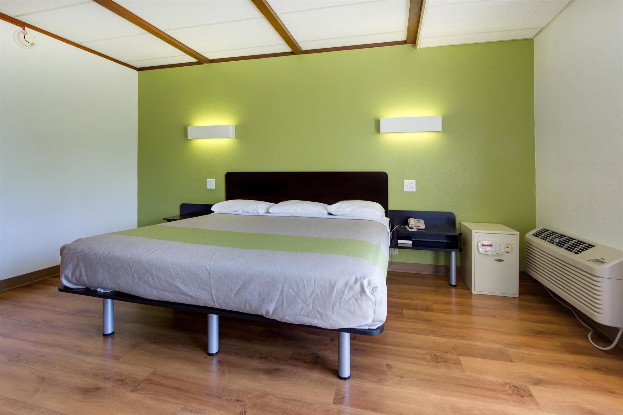 Wingate by Wyndham Geneva at SPIRE Academy