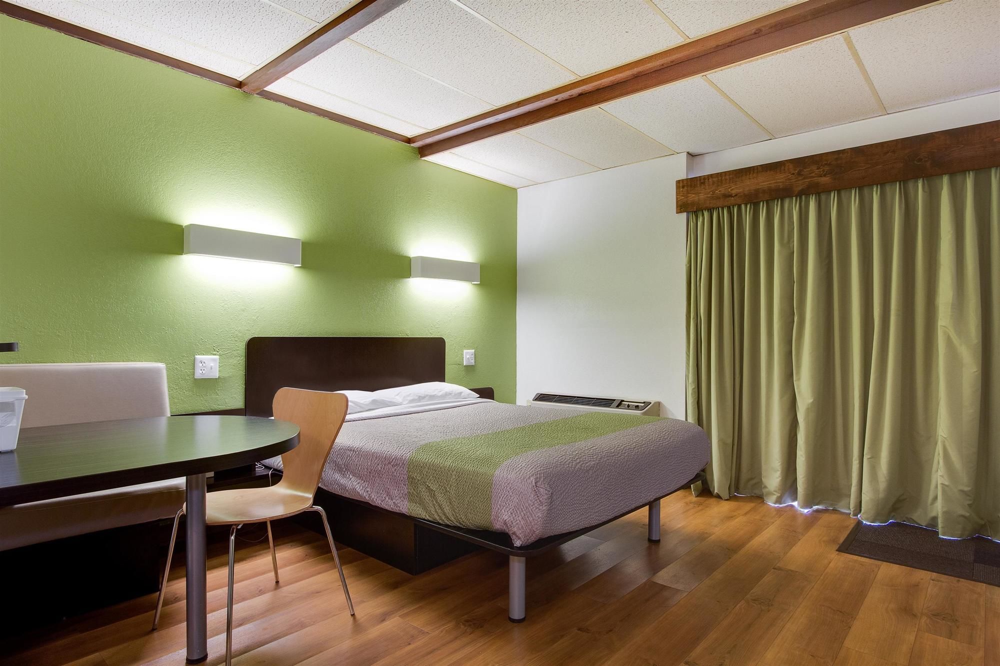 Wingate by Wyndham Geneva at SPIRE Academy