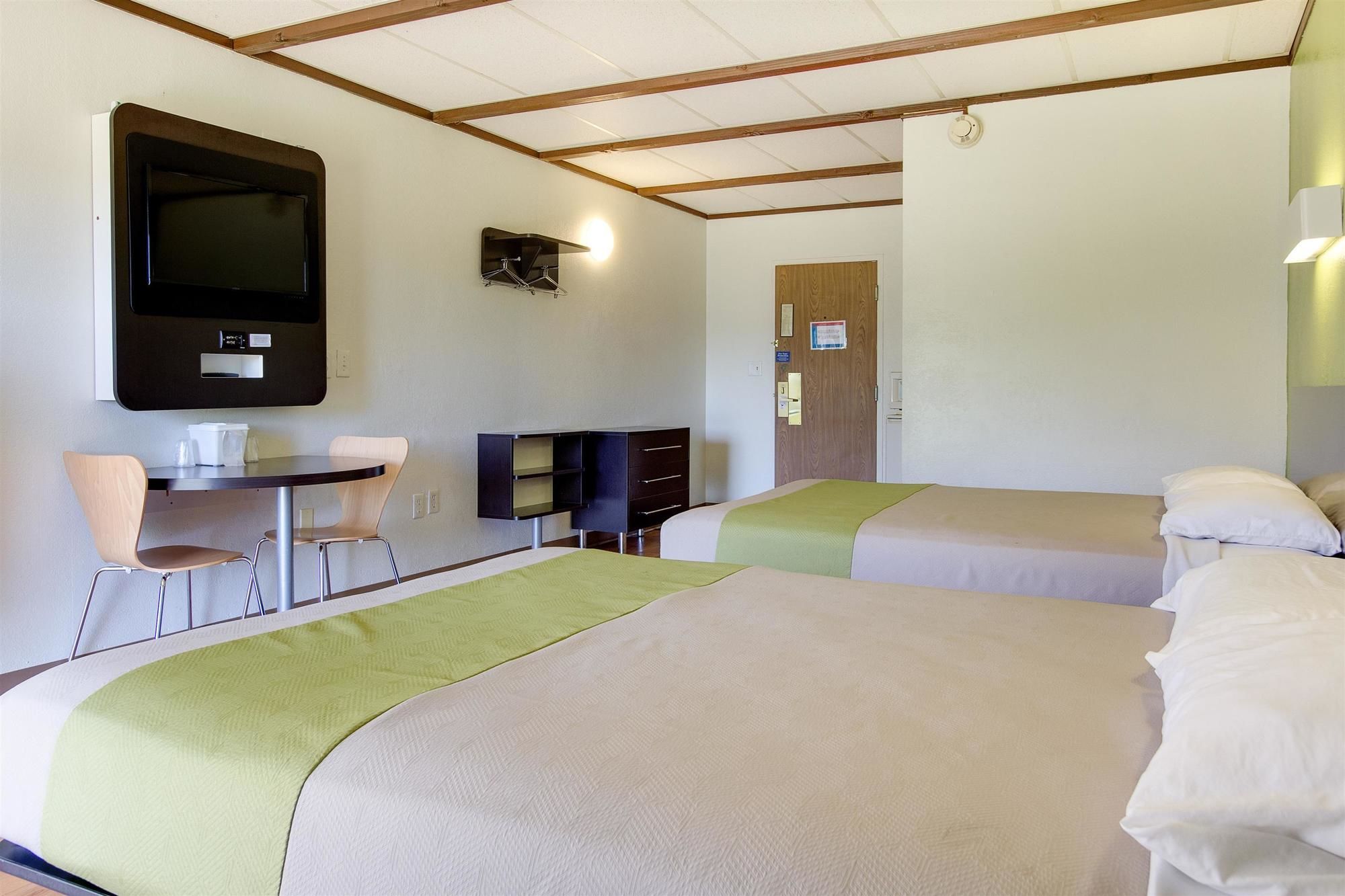 Wingate by Wyndham Geneva at SPIRE Academy