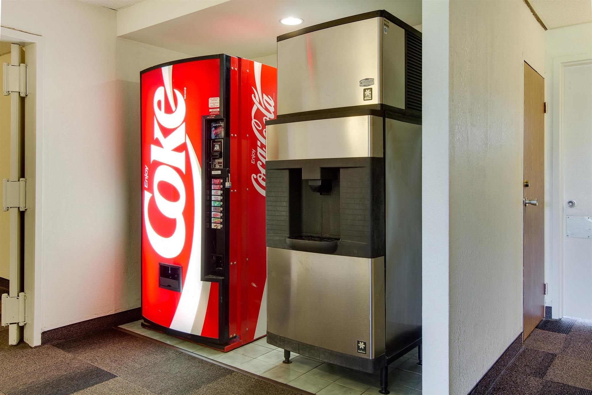 Wingate by Wyndham Geneva at SPIRE Academy