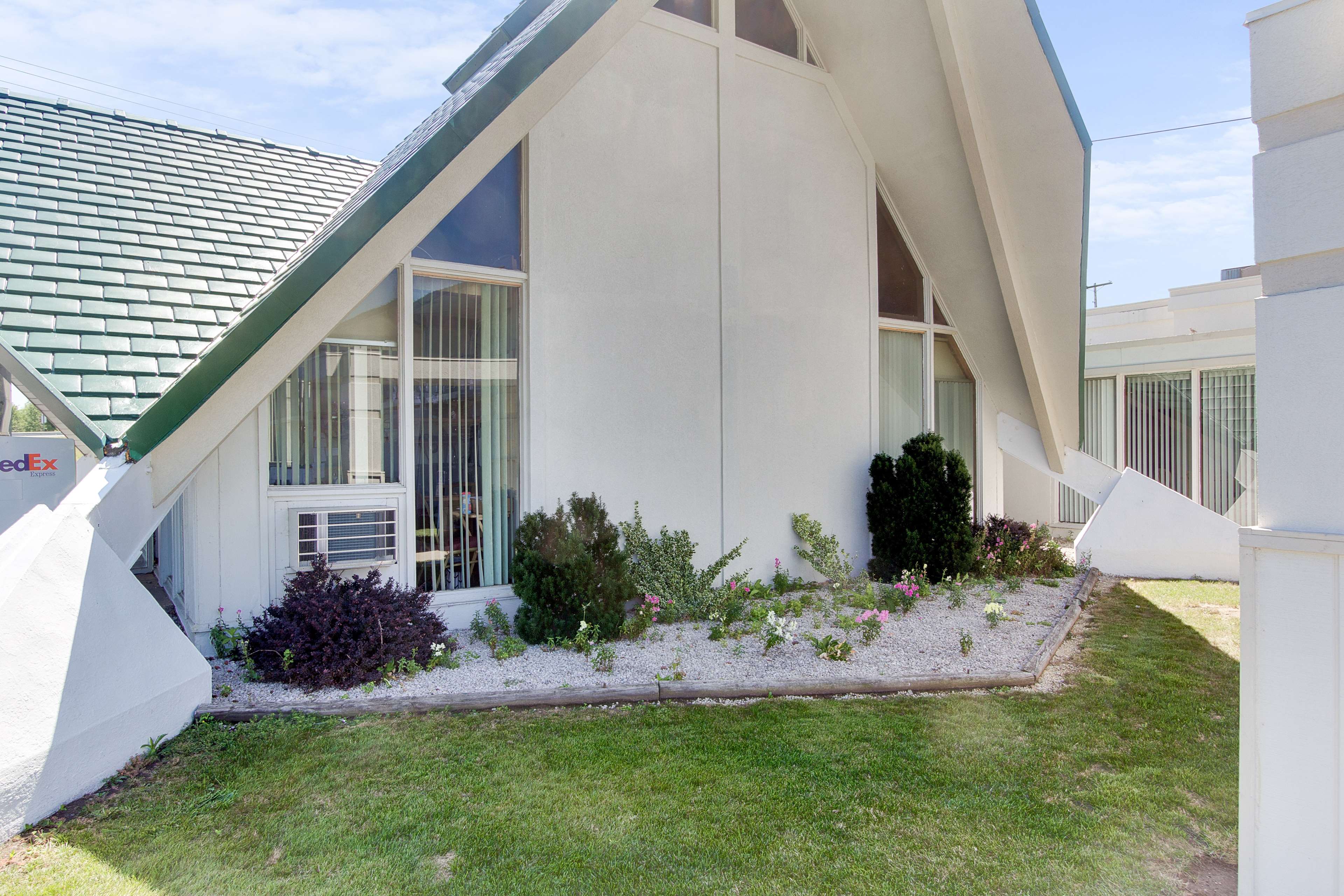 Wingate by Wyndham Geneva at SPIRE Academy