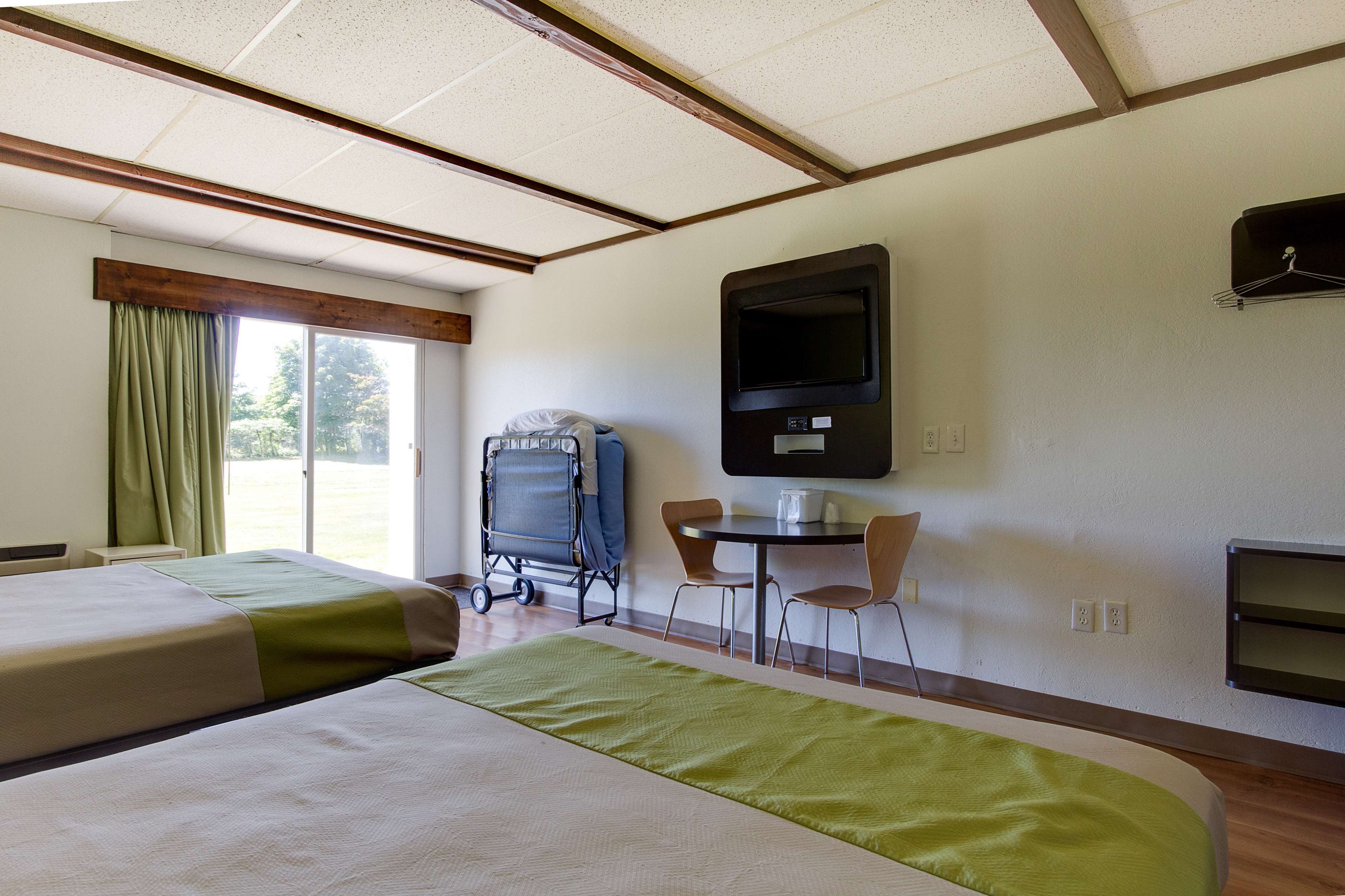 Wingate by Wyndham Geneva at SPIRE Academy