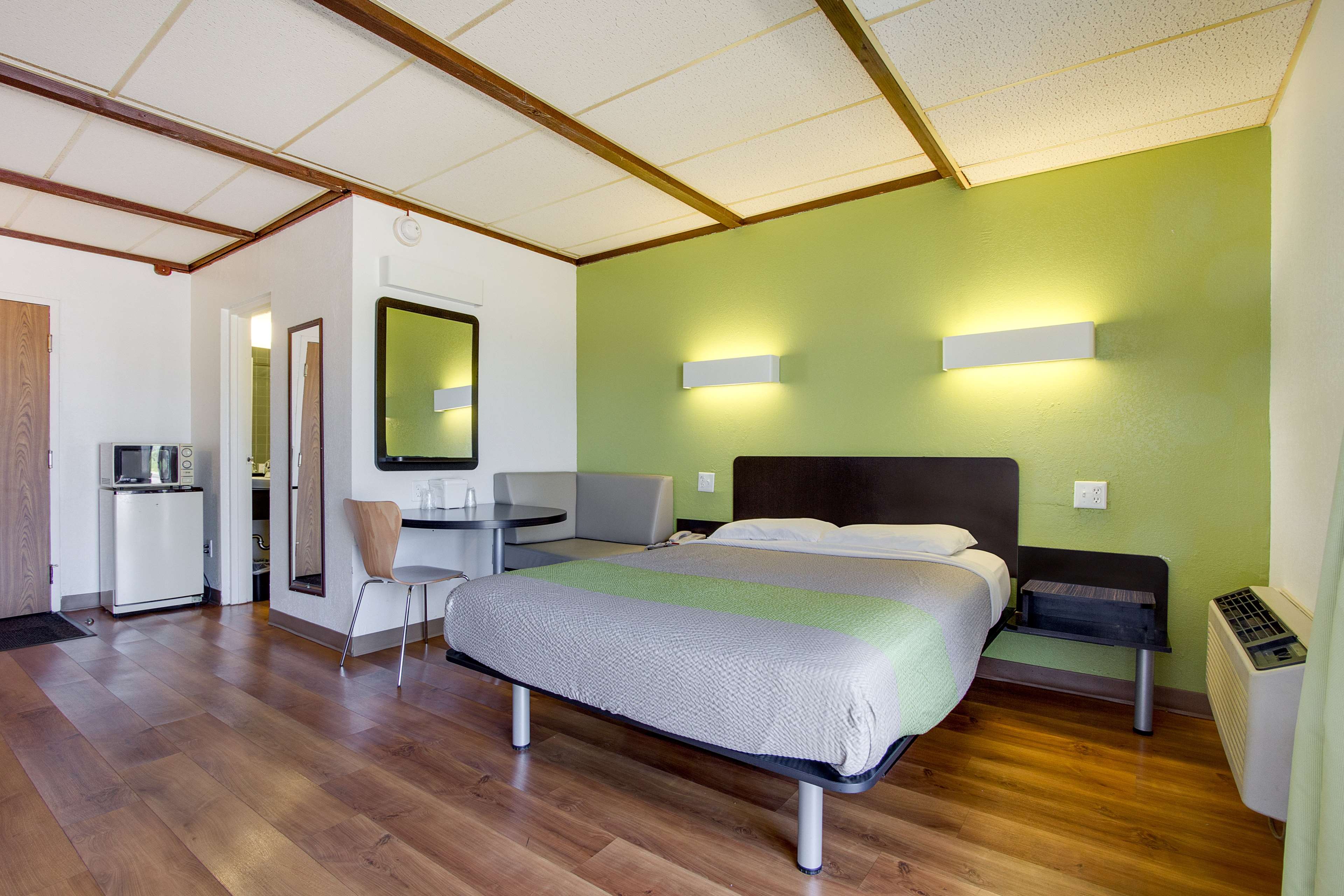 Wingate by Wyndham Geneva at SPIRE Academy