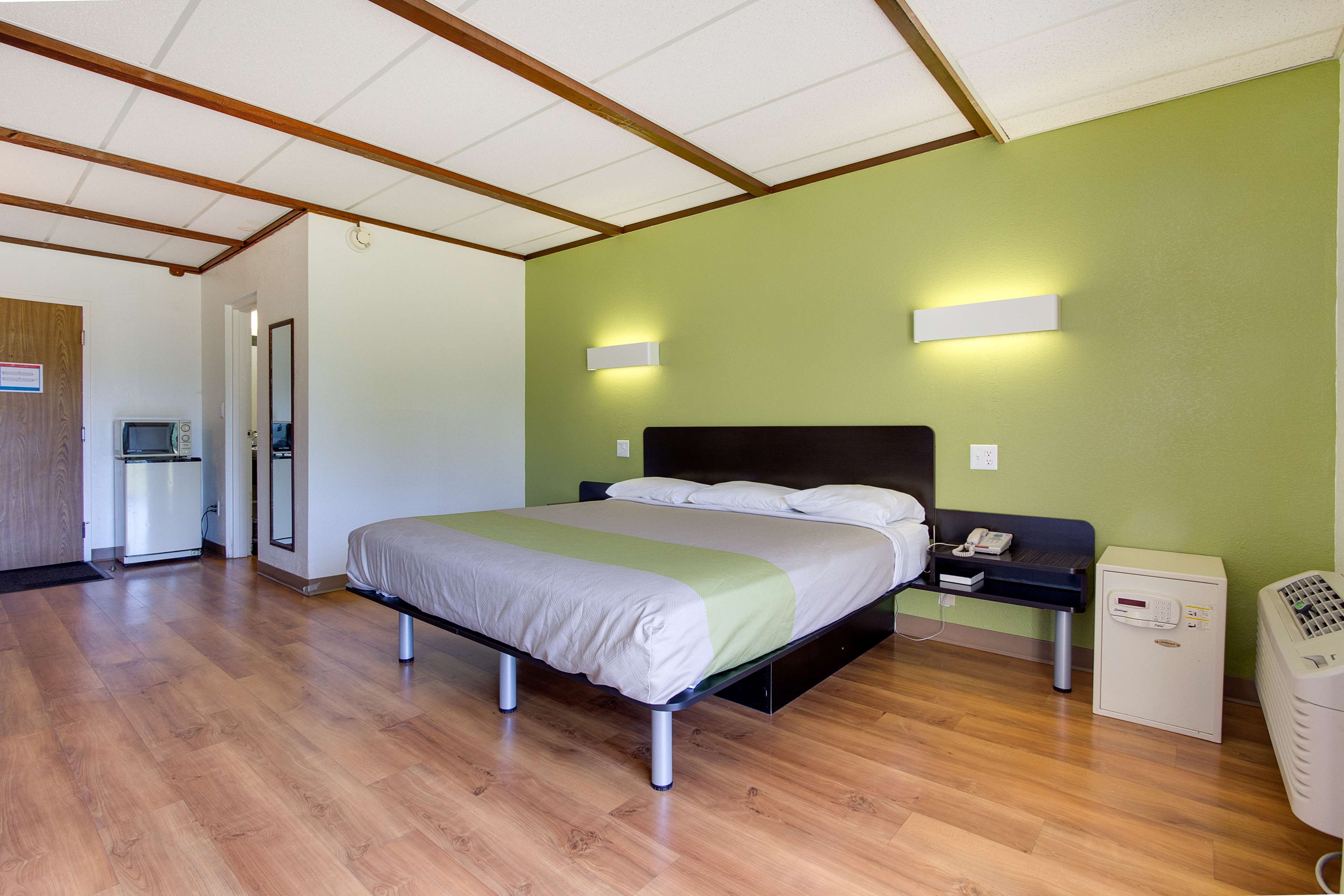 Wingate by Wyndham Geneva at SPIRE Academy