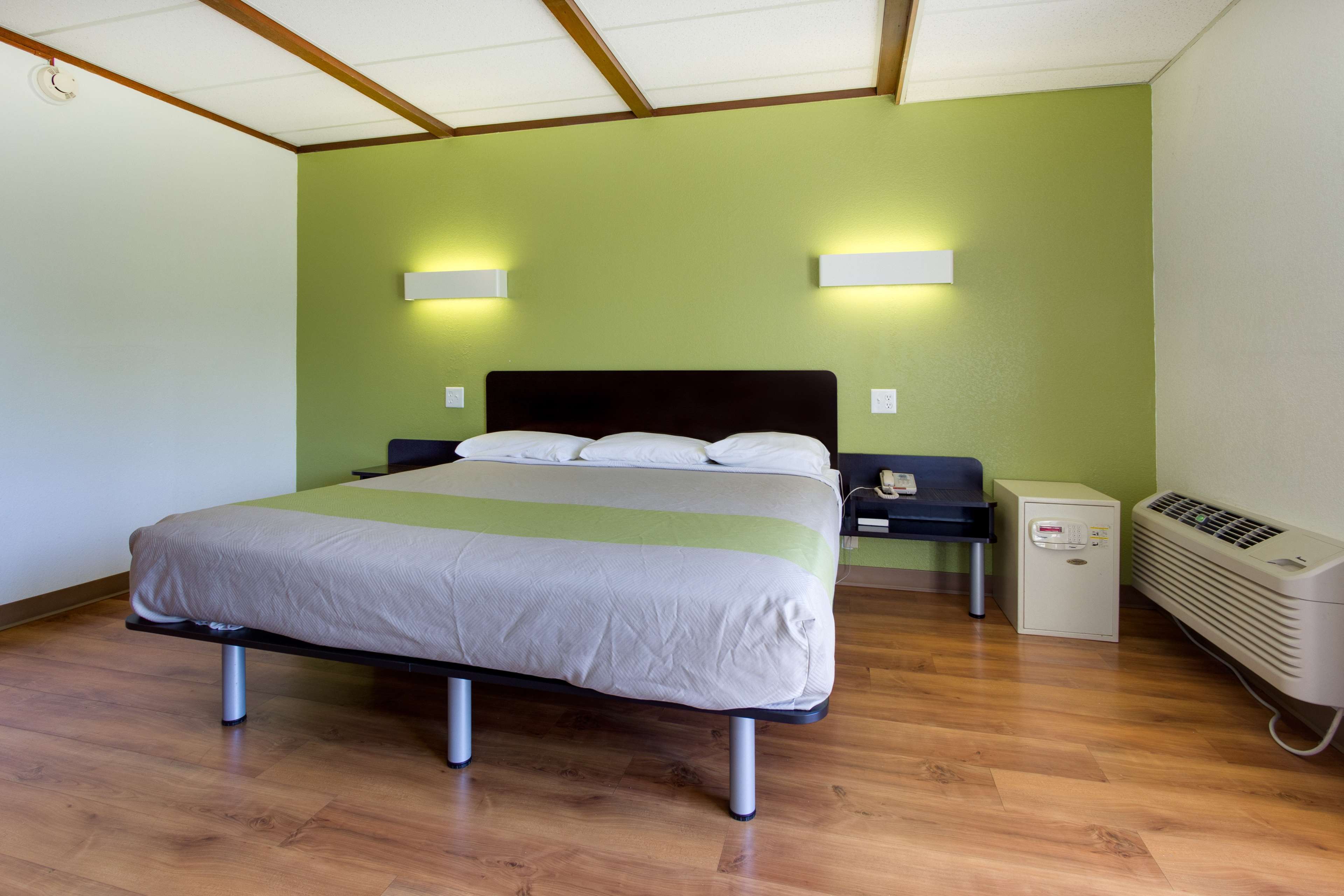 Wingate by Wyndham Geneva at SPIRE Academy