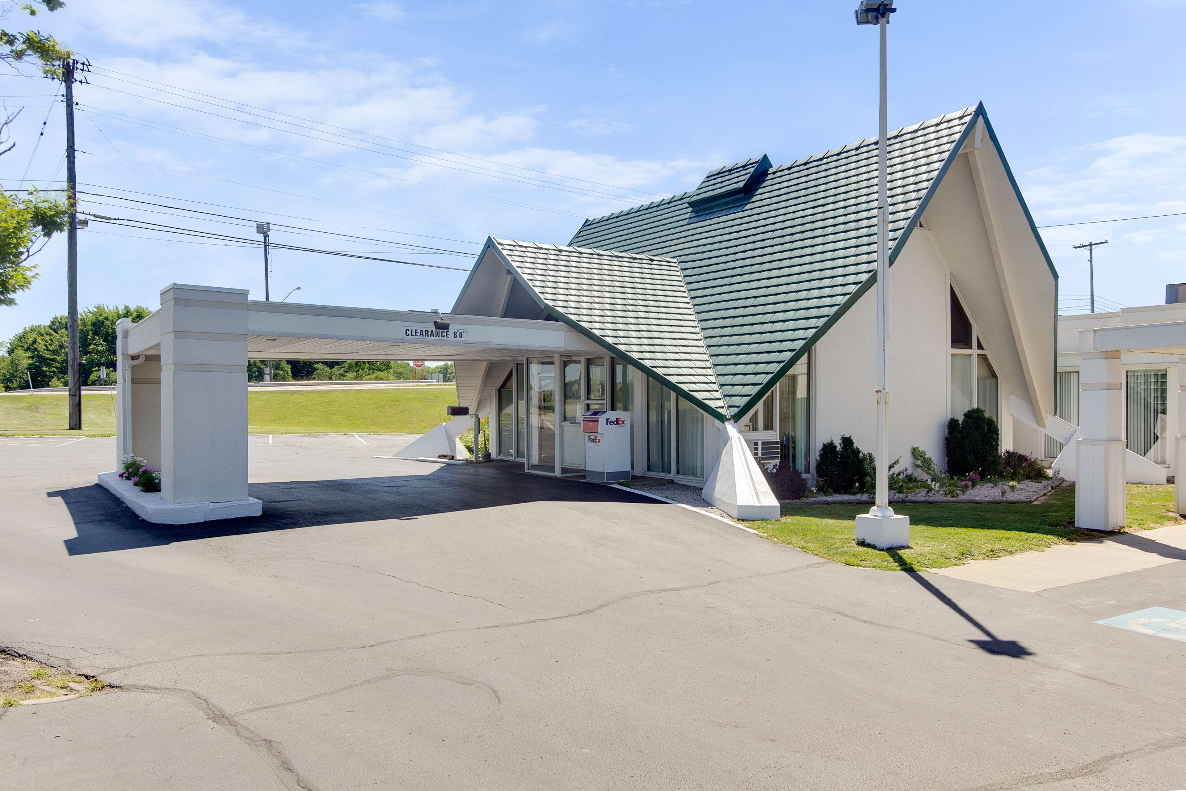 Wingate by Wyndham Geneva at SPIRE Academy