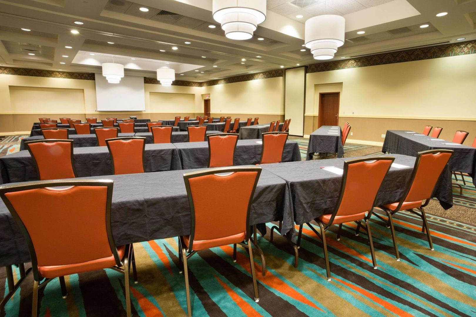 Drury Inn & Suites Columbus Grove City