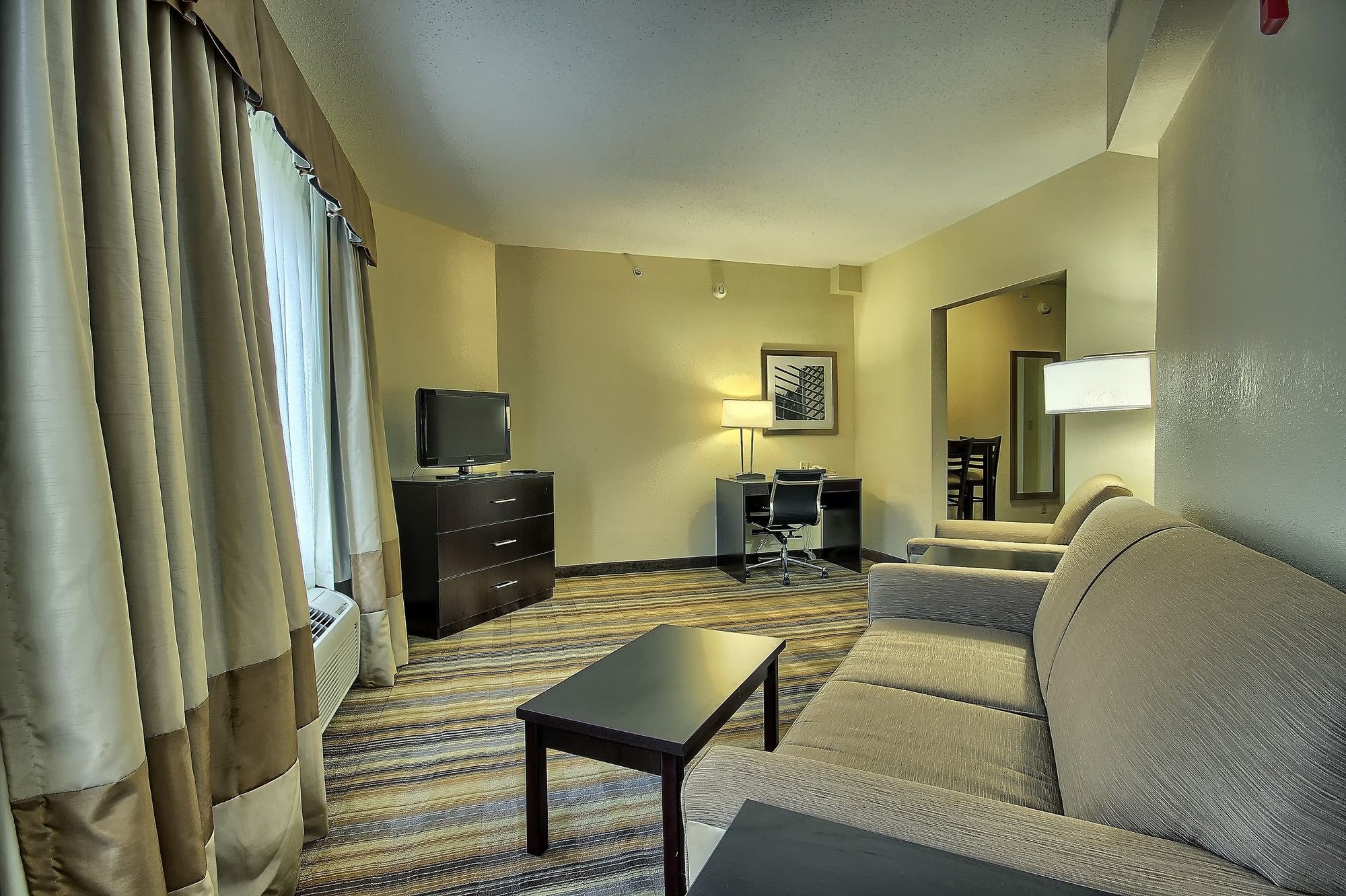 Holiday Inn Express & Suites Columbus SW - Grove City