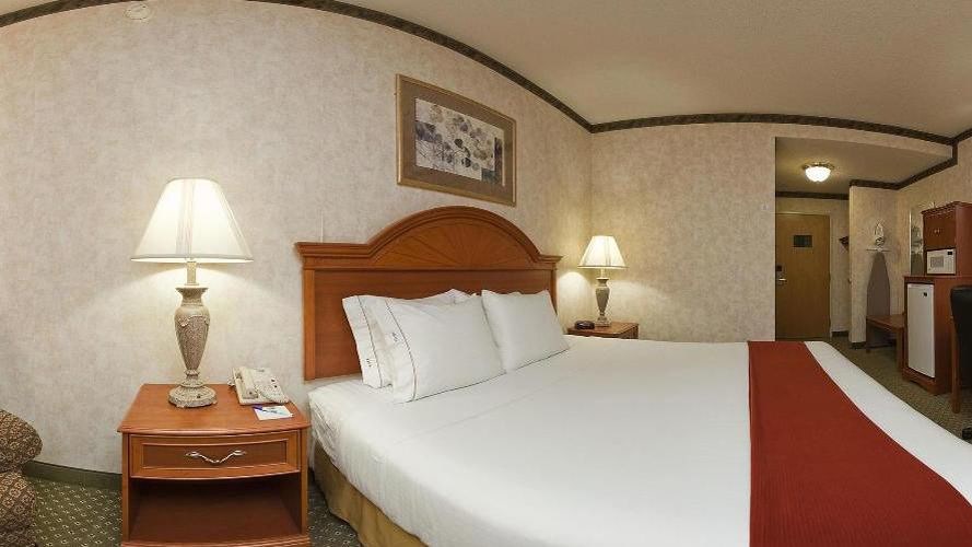 Holiday Inn Express & Suites Columbus SW - Grove City