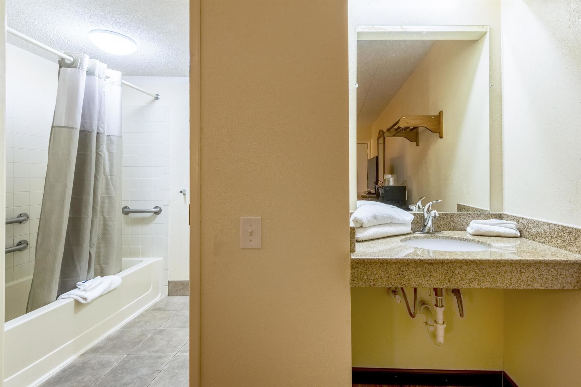 Motel 6 Grove City Ohio