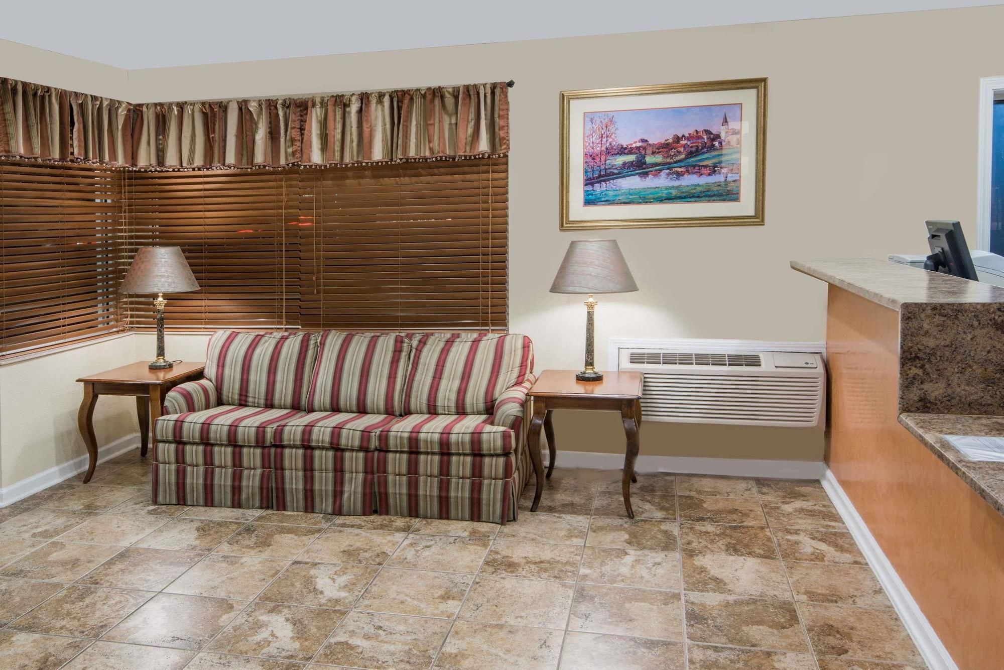 Grove City Travel Inn by OYO Columbus South