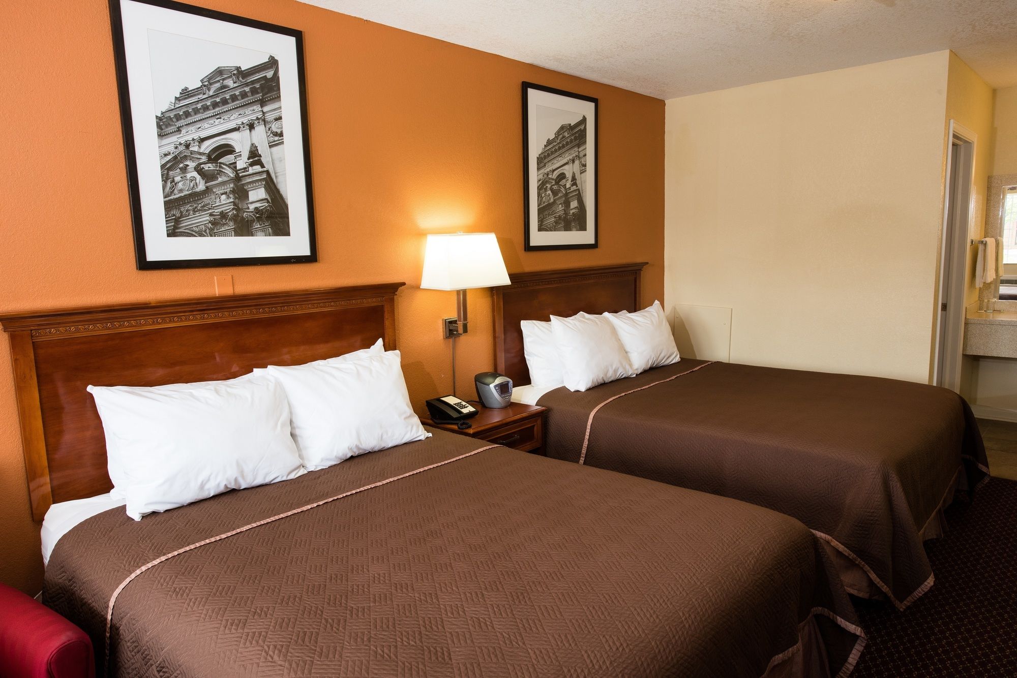 Grove City Travel Inn by OYO Columbus South