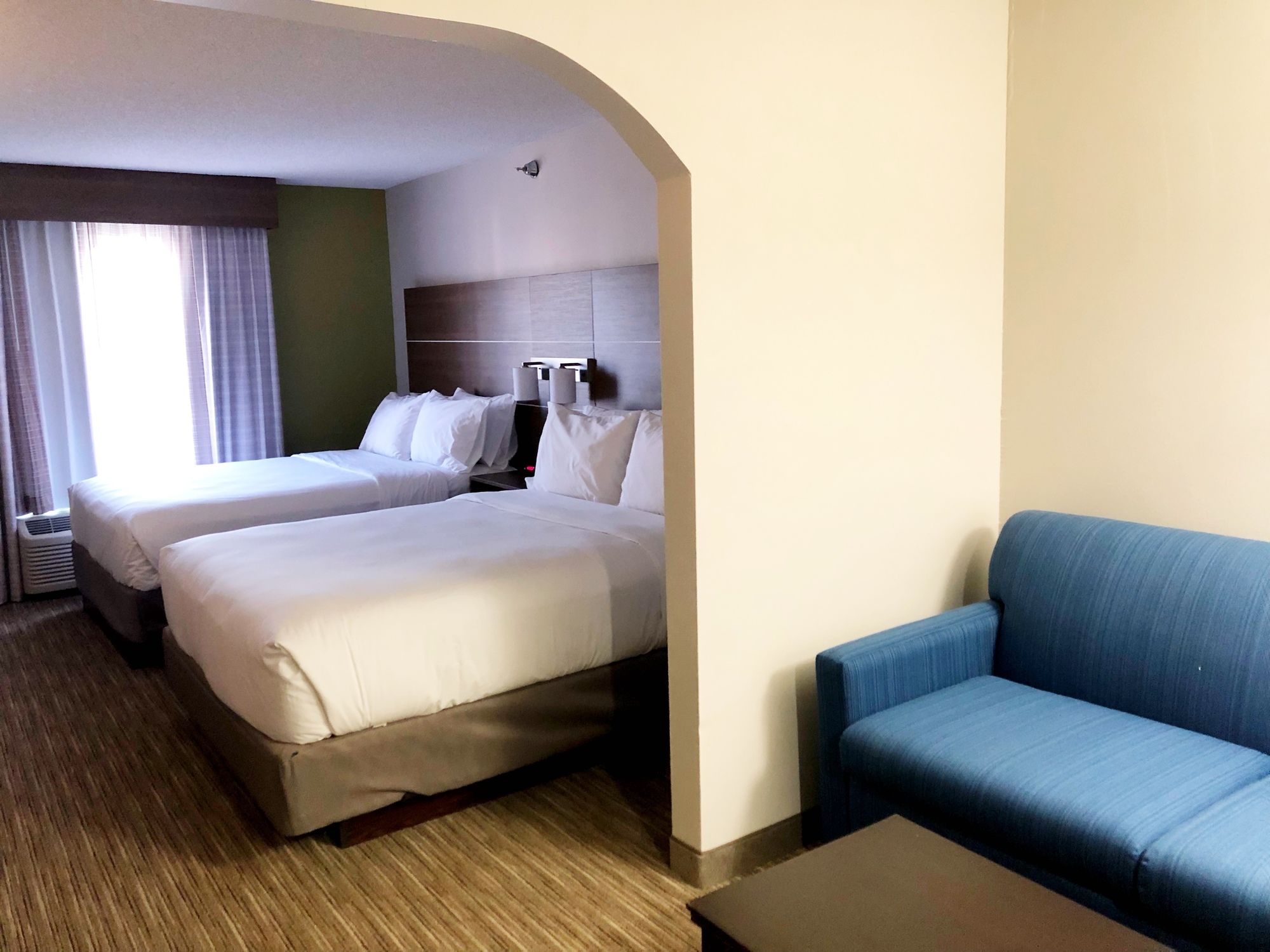Holiday Inn Express & Suites Harrison