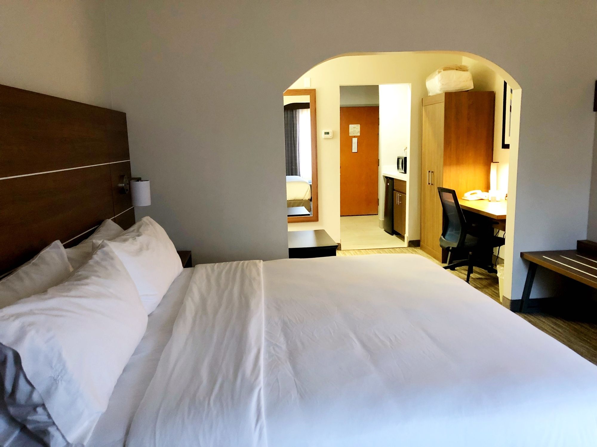 Holiday Inn Express & Suites Harrison