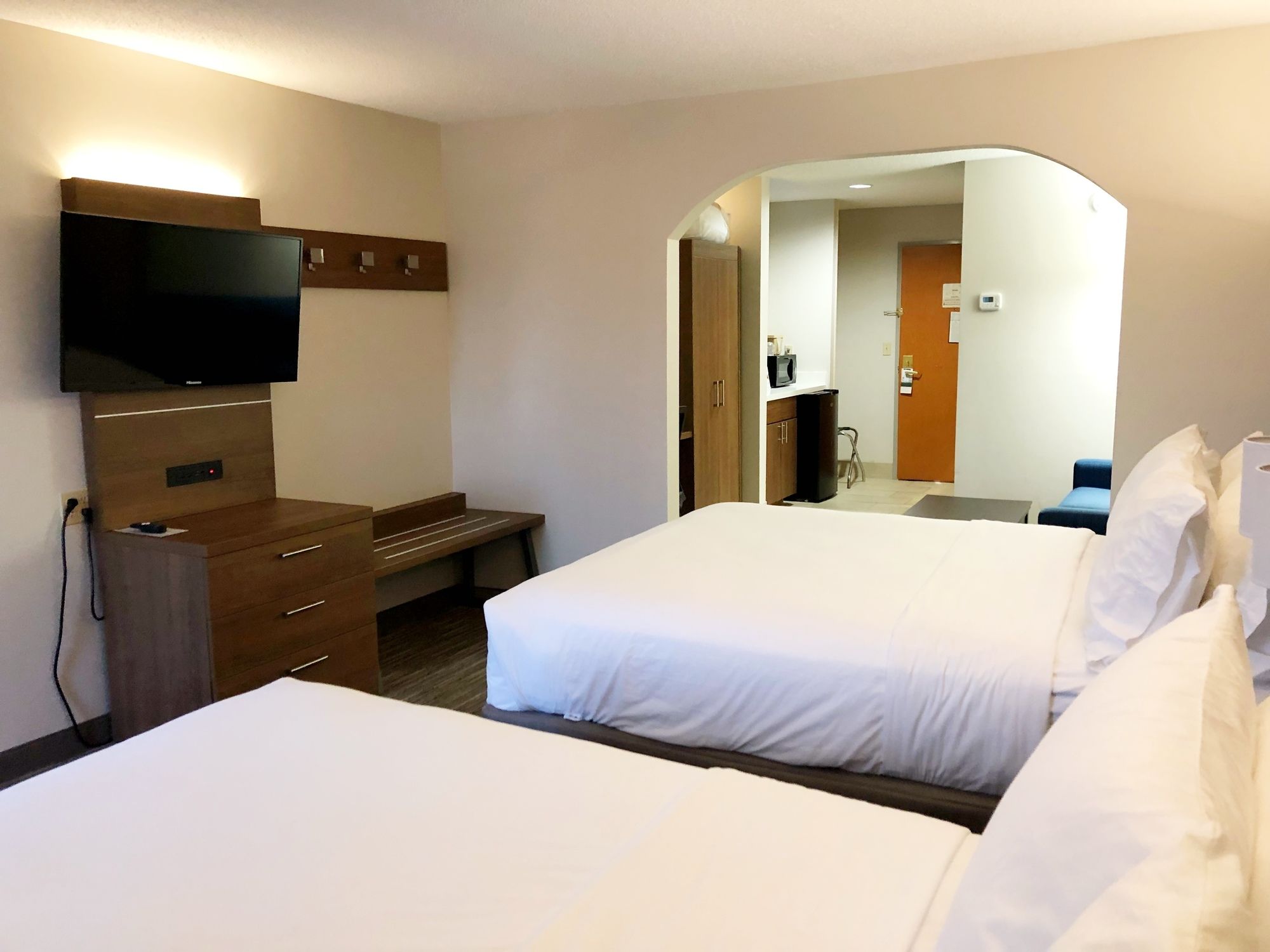 Holiday Inn Express & Suites Harrison